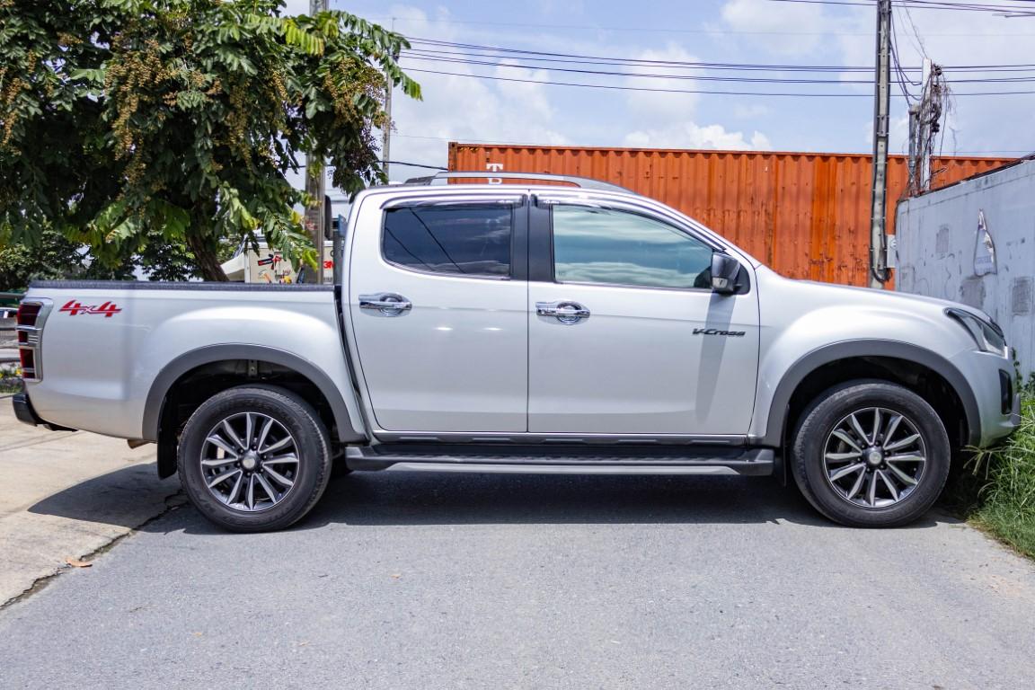 Isuzu Dmax Cab4 3.0 Z Prestige Vcross 4WD M/T 2017 *RK2014*